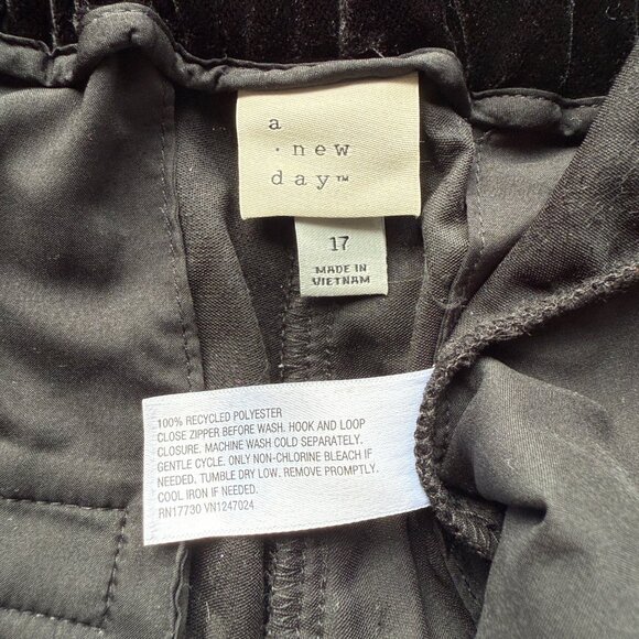 A New Day Womens Pants Velour Black Size 17 Recycled Polyester Casual - Picture 3 of 3